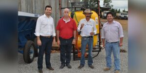 Read more about the article Associações de Produtores Rurais de Campos Novos recebem implementos agrícolas