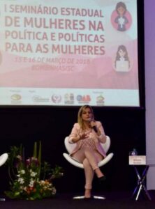 Read more about the article Prefeita de Vargem participa de Seminário sobre Mulheres na Política