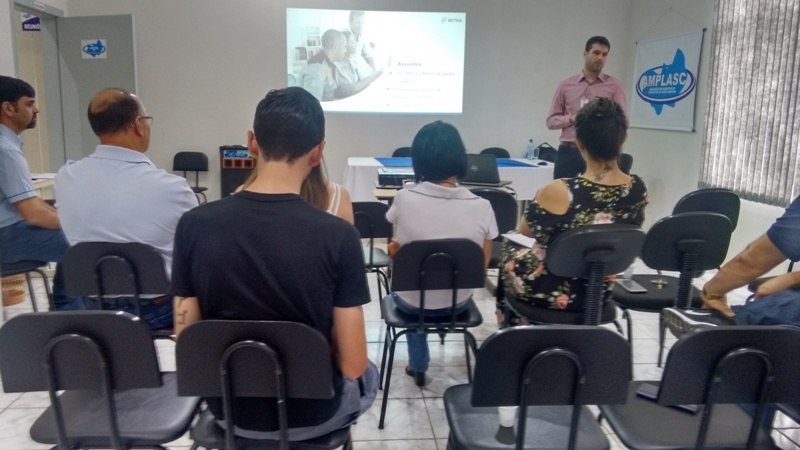 You are currently viewing AMPLASC realiza treinamento sobre Matriz de Saldos Contábeis