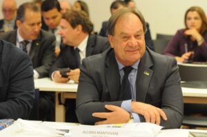 Read more about the article Presidente da AMPLASC discute pautas prioritárias dos Municípios em Brasília