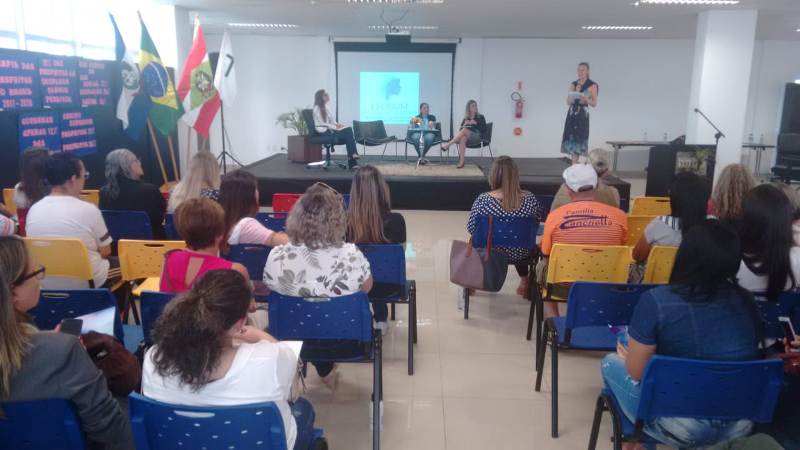 Read more about the article Com apoio da AMPLASC Campos Novos realiza 1º Fórum Regional de Mulheres