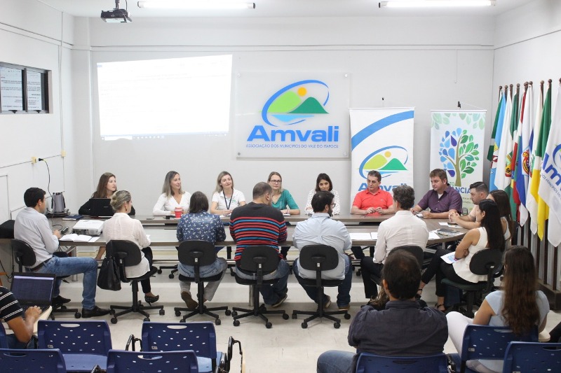 Read more about the article Reunião do CEGEMA conta com técnicos de Engenharia Ambiental da AMPLASC