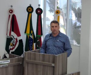 Read more about the article Prefeito Lucimar é empossado presidente da AMPLASC 2020