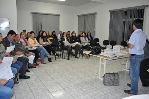 You are currently viewing Colegiado da educação da AMPLASC discute elaboração do Plano Municipal de Educação