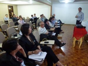 Read more about the article Secretária Executiva da AMPLASC Participa de Reunião do Colegiado de Executivos de Associações de Municípios