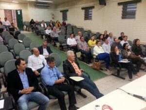 Read more about the article Prefeito de Brunópolis, Ademil da Rosa representando Amplasc em reunião na UFSC.