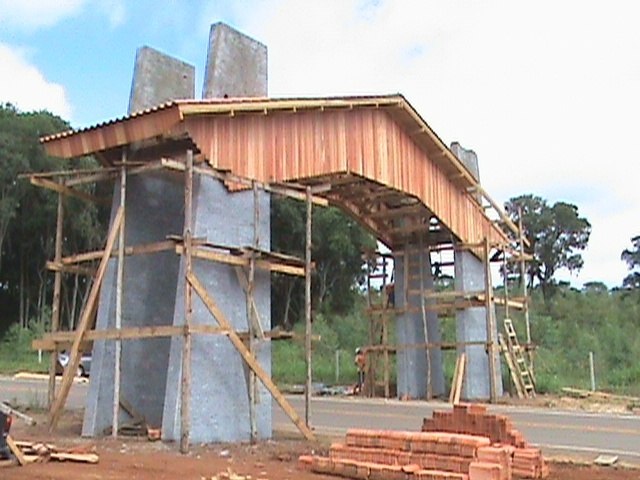 You are currently viewing Portal de entrada de Celso Ramos está com obras adiantadas.