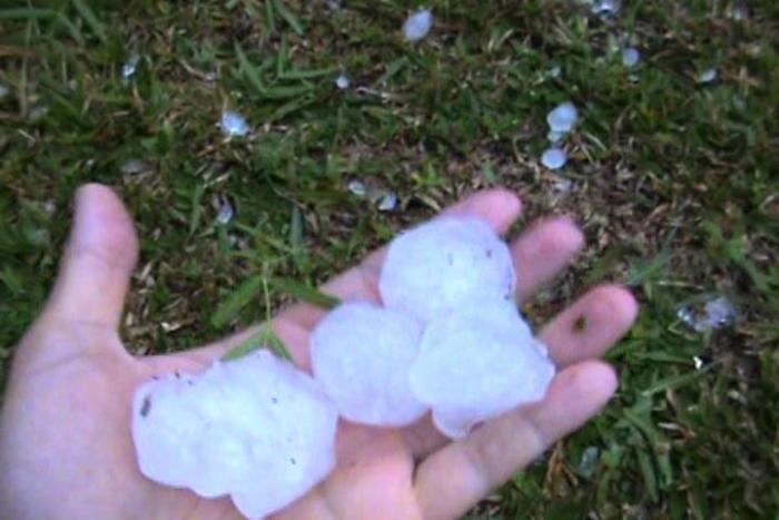 You are currently viewing Vendaval com granizo causa prejuízo aos moradores de Celso Ramos