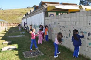 Read more about the article Alunos da rede municipal comemoram o dia do brincar