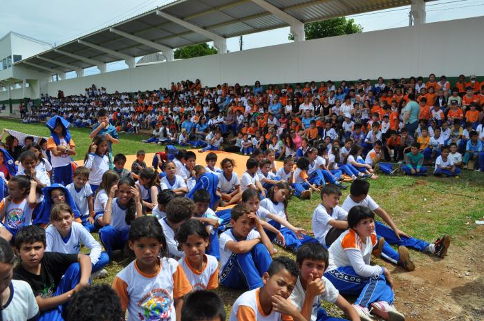 You are currently viewing Alunos da rede municipal prestigiam peça de teatro