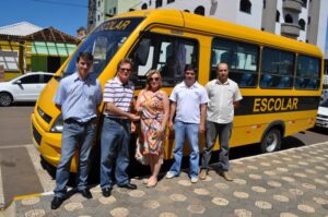 Read more about the article Campos Novos recebe ônibus escolar através de Emenda parlamentar do Deputado Federal Valdir Colatto