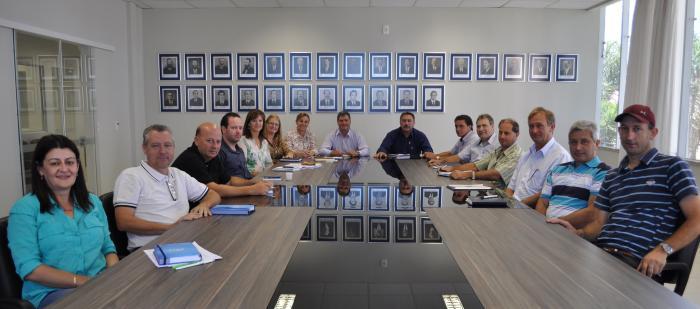 You are currently viewing Prefeito de Campos Novos realiza primeira reunião com o colegiado de secretários