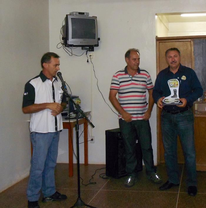 You are currently viewing Prefeito Nelson Cruz recebe homenagem do Moto Clube Bixo do Mato