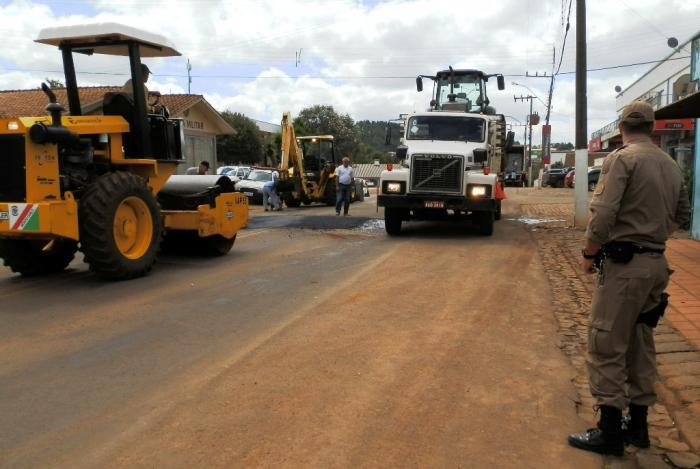 You are currently viewing DEINFRA e Secretaria de Obras dão seqüência às melhorias nas Lombadas da SC-452, dentro Perímetro Urbano de Monte Carlo.