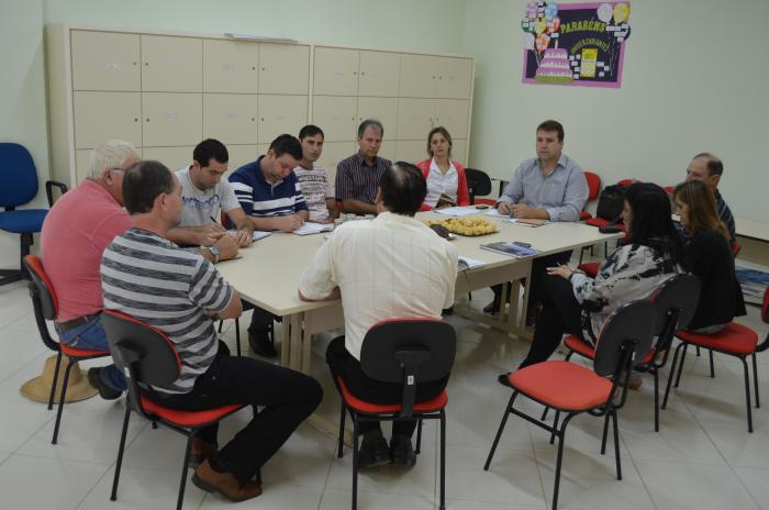 You are currently viewing Prefeito Lucimar se reuniu com Secretários Municipais