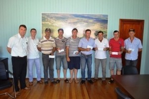 Read more about the article Município de Abdon Batista segue com apoio aos agricultores